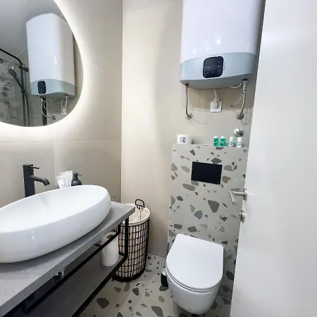 Black N' White Dubrovnik