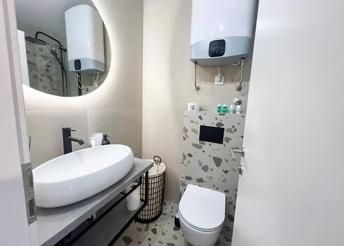 Black N' White Dubrovnik